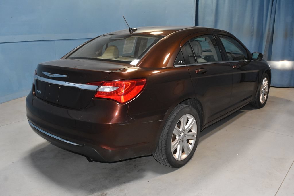 Used 2012 Chrysler 200 Touring FWD image 20