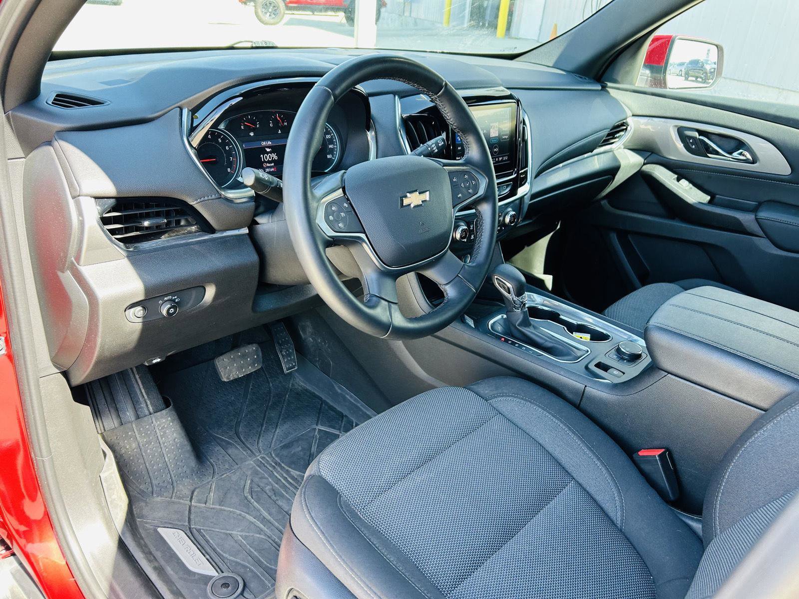 Used 2023 Chevrolet Traverse LT FWD image 14
