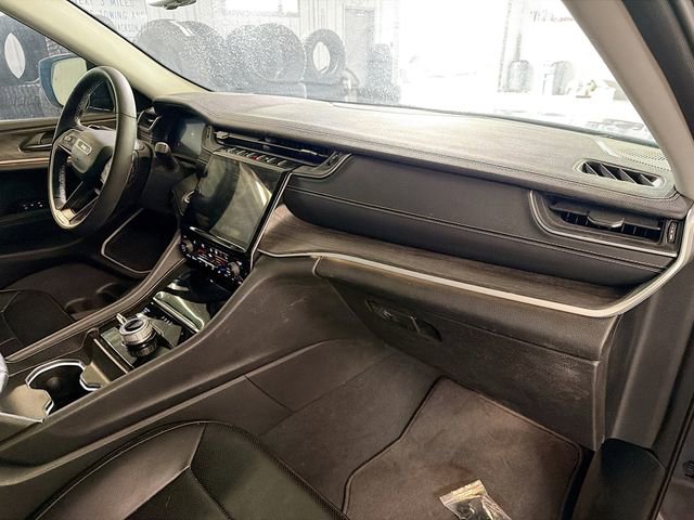 Used 2024 Jeep Grand Cherokee L Limited w/ Luxury Tech Group II image 12