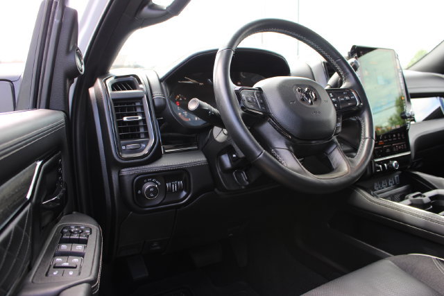 Used 2025 RAM 2500 Limited AWD/4WD image 20