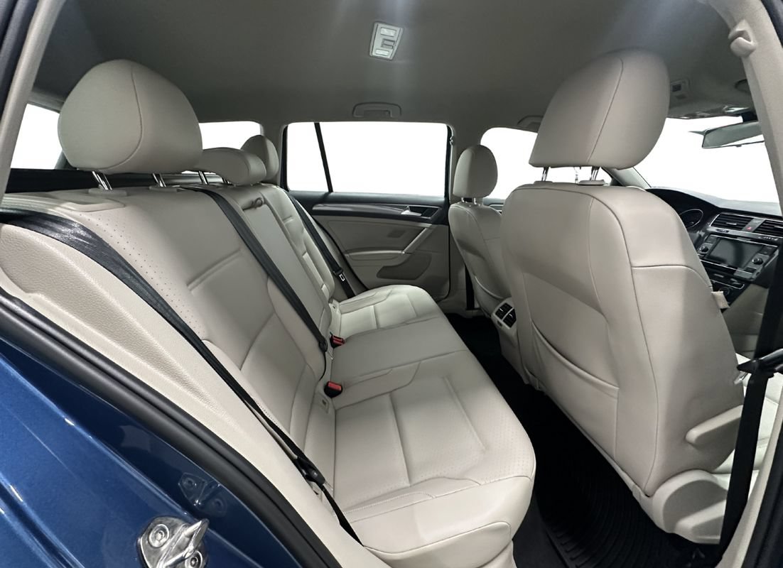 Used 2019 Volkswagen Golf Alltrack S AWD/4WD image 18