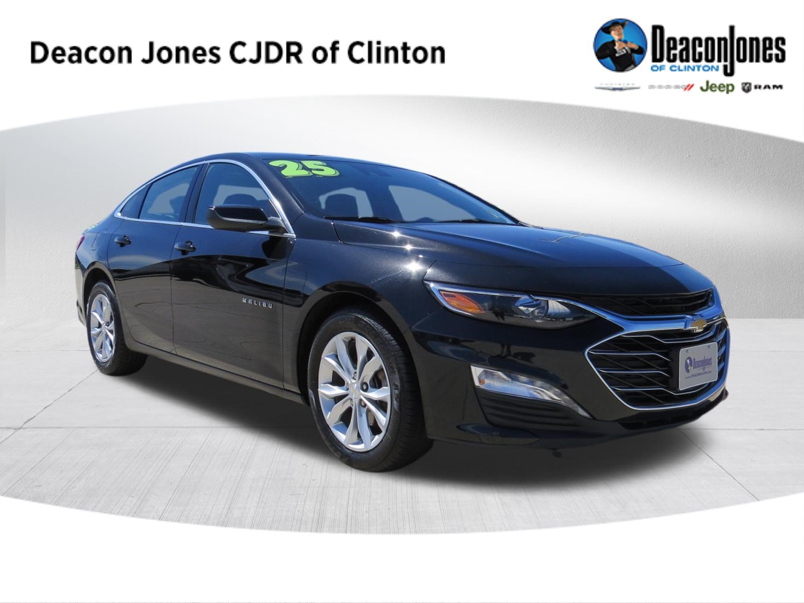 Used 2025 Chevrolet Malibu LT FWD image 1