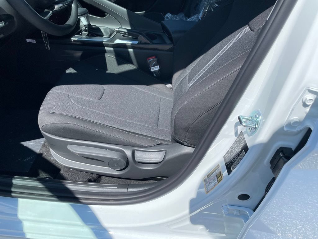 New 2026 Hyundai Elantra SE FWD image 11