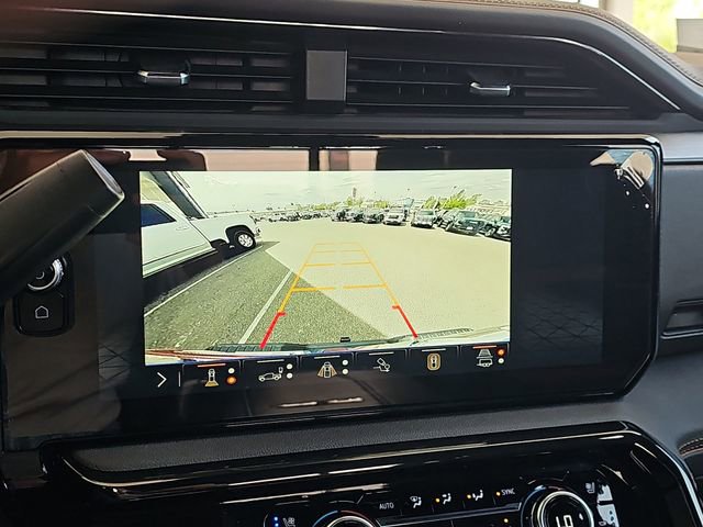 Used 2024 GMC Sierra 2500 AT4 w/ Technology Package image 13