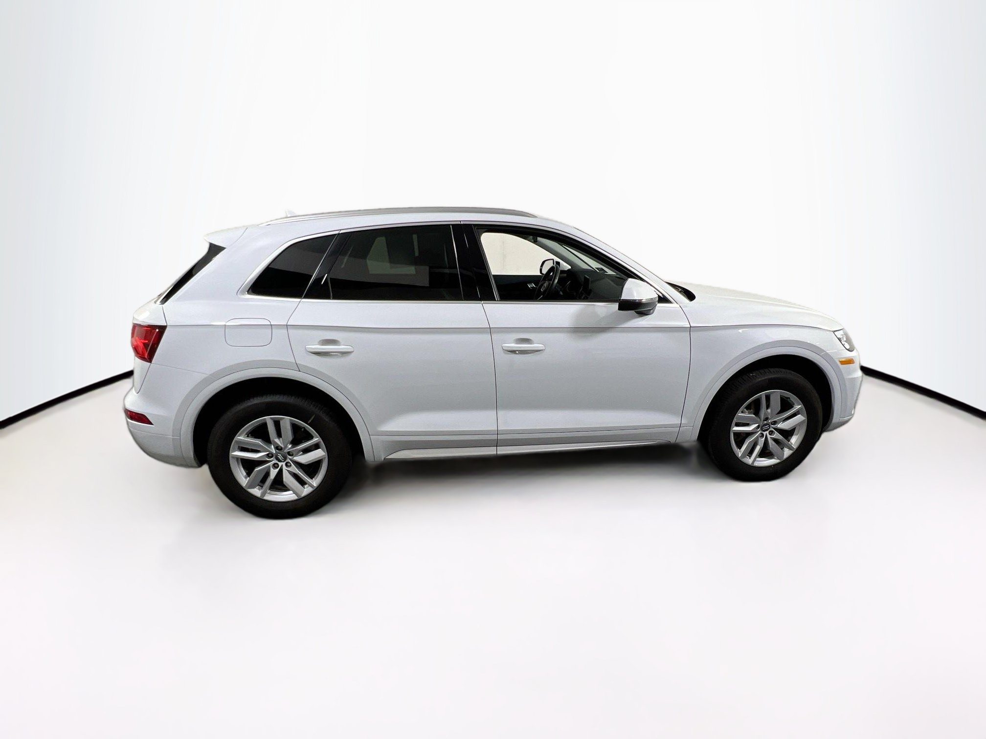 Used 2020 Audi Q5 2.0T Premium w/ Convenience Package AWD/4WD image 4