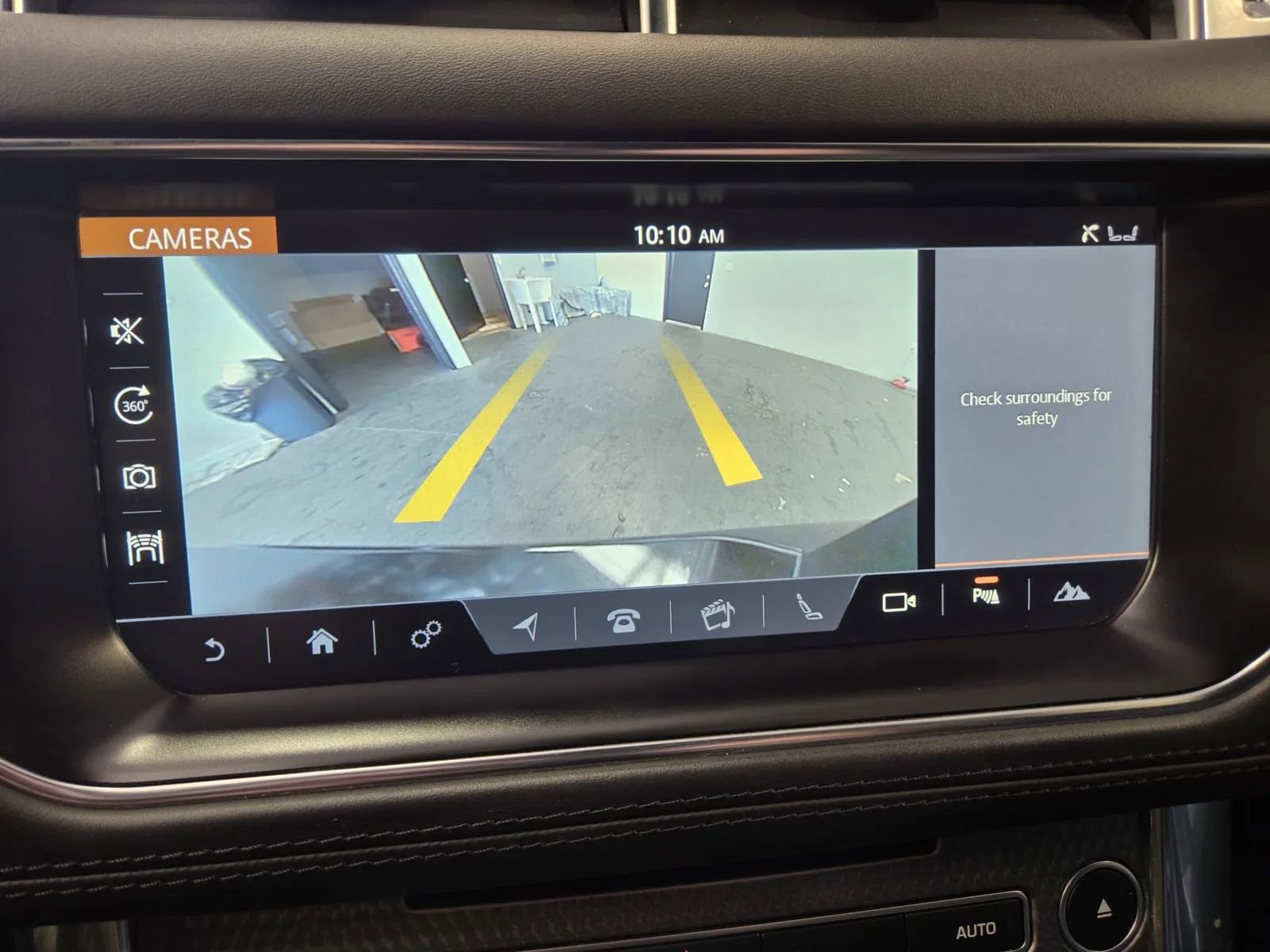 Used 2017 Land Rover Range Rover Sport SVR AWD/4WD image 19
