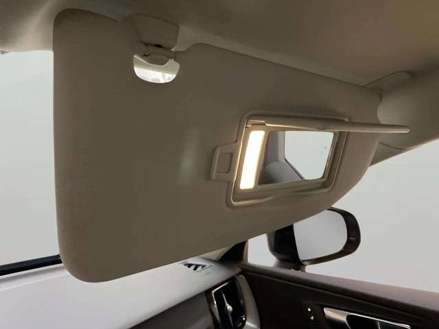 Used 2025 Volvo XC60 B5 Core AWD/4WD image 67