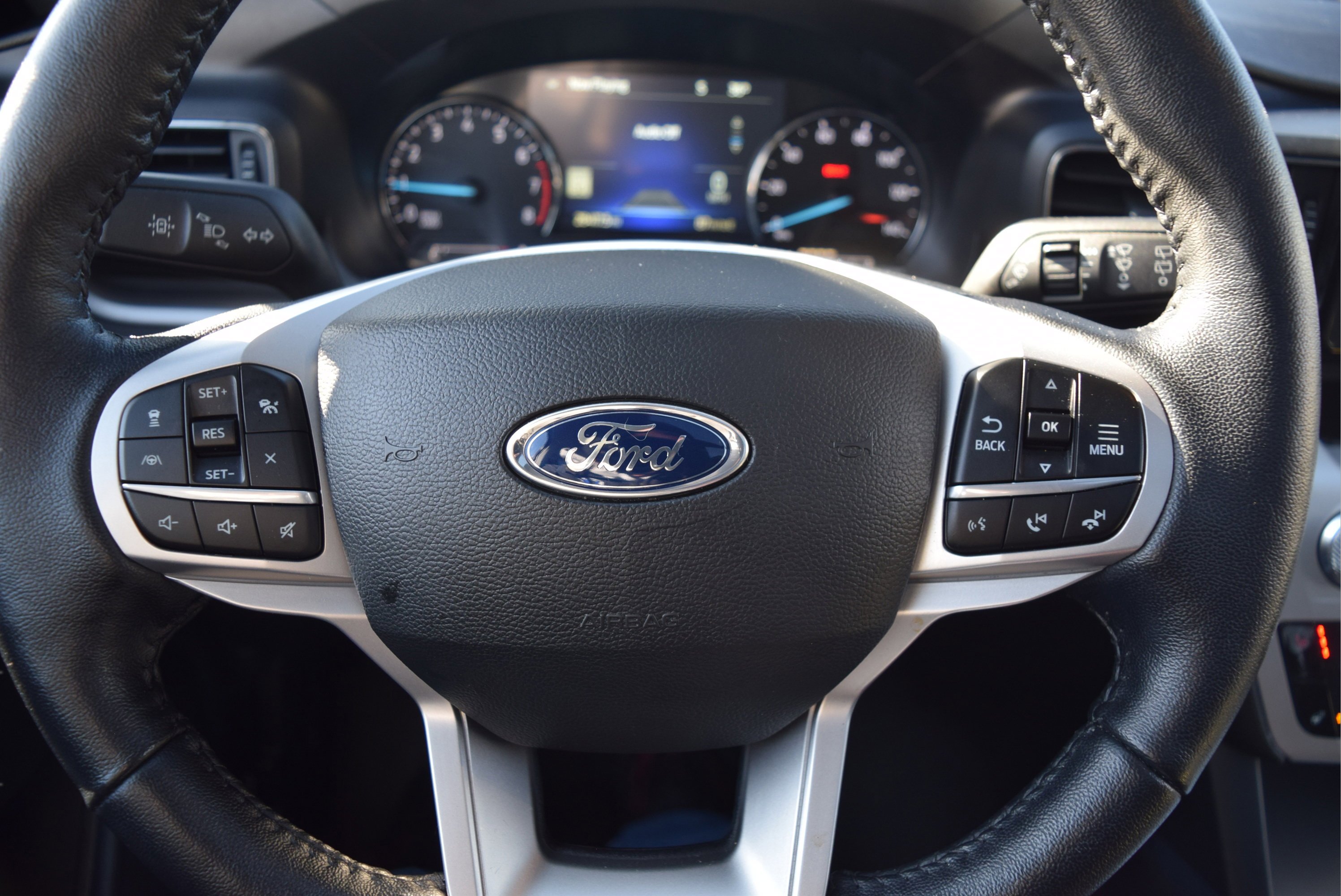 Used 2022 Ford Explorer XLT w/ Equipment Group 202A image 13