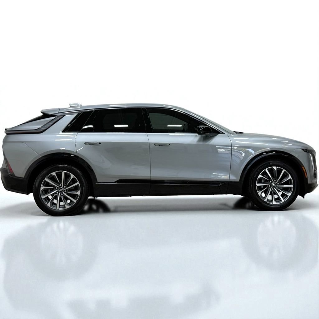 Used 2024 Cadillac Lyriq Sport RWD image 5