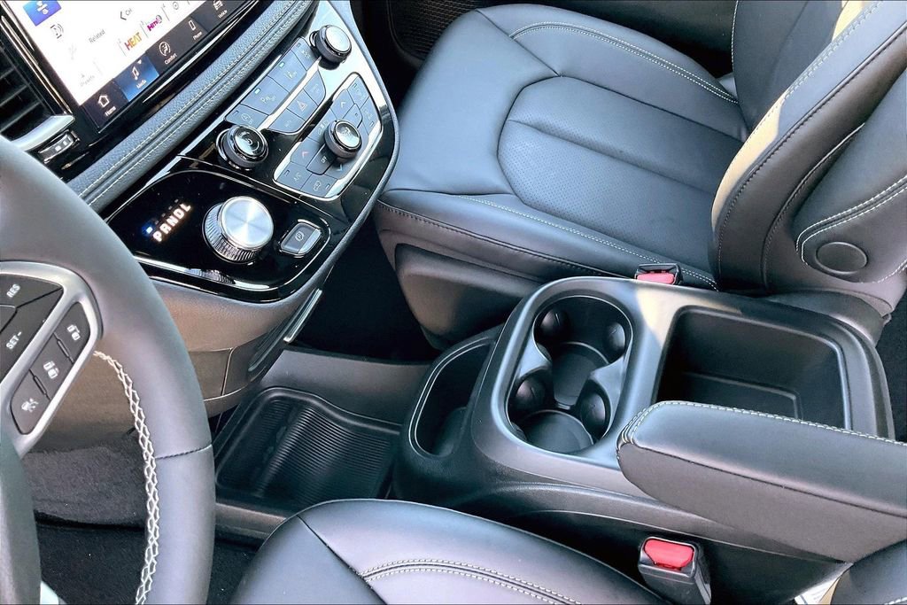 New 2026 Chrysler Pacifica Select FWD image 8