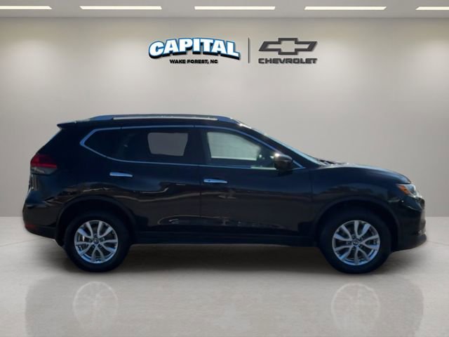 Used 2017 Nissan Rogue SV w/ Sun & Sound Touring Package image 6