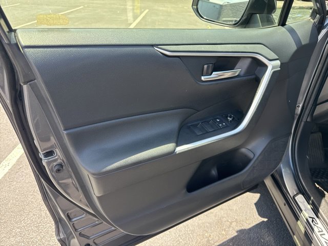 Used 2021 Toyota RAV4 XLE w/ Convenience Package AWD/4WD image 13