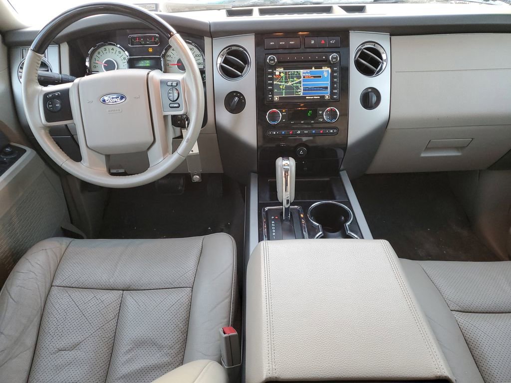 Used 2013 Ford Expedition Limited image 26