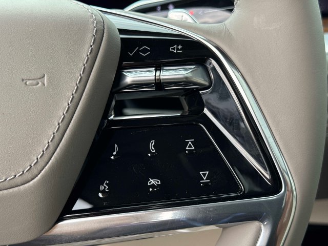 New 2026 Cadillac Escalade Platinum Sport w/ LPO, ONYX Package AWD/4WD image 28
