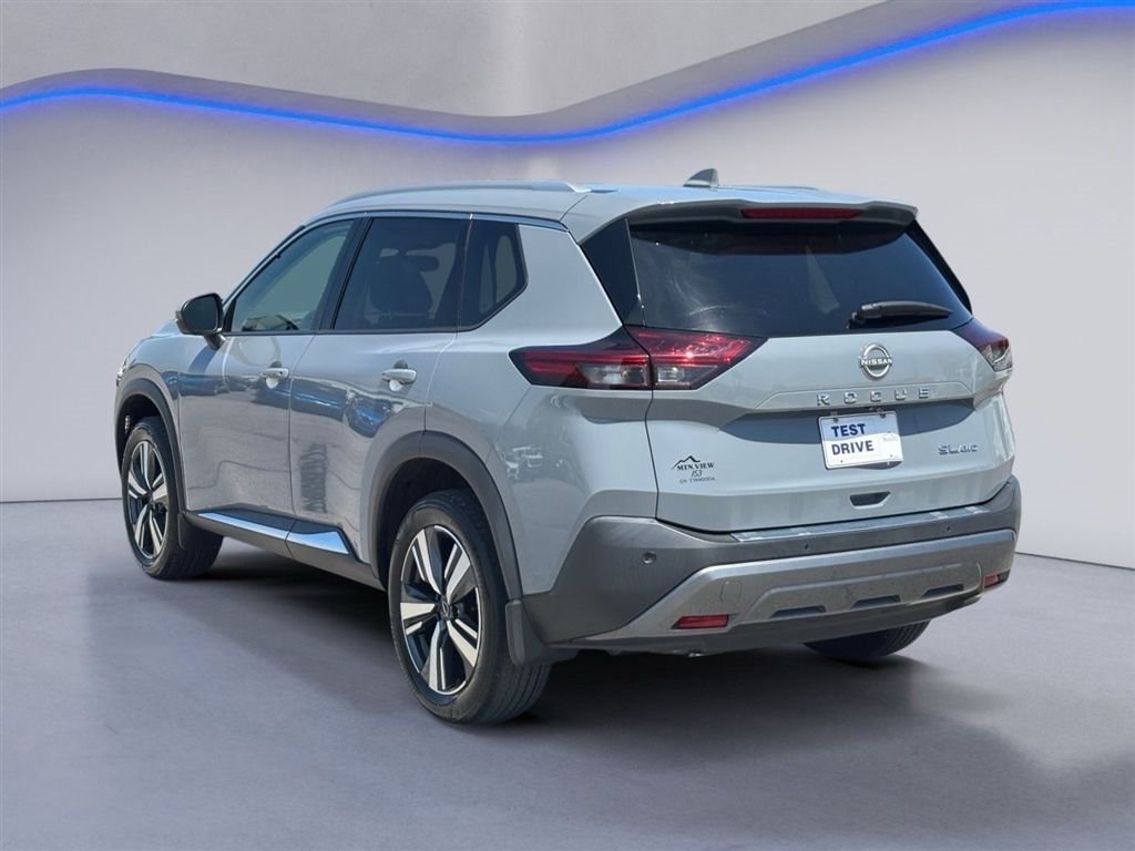 Used 2023 Nissan Rogue SL AWD/4WD image 3