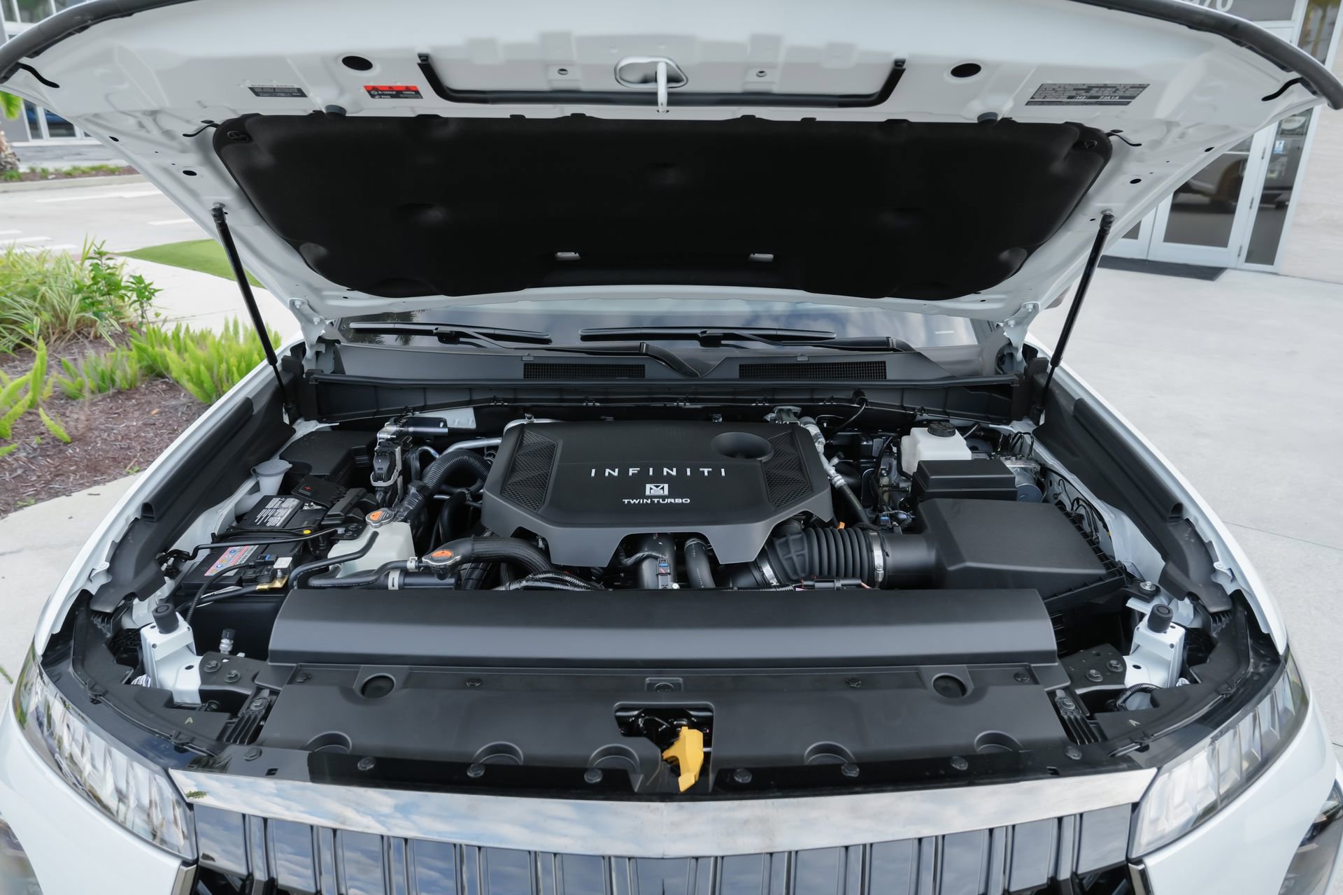 New 2026 INFINITI QX80 4WD w/ Sport Exterior Package image 36