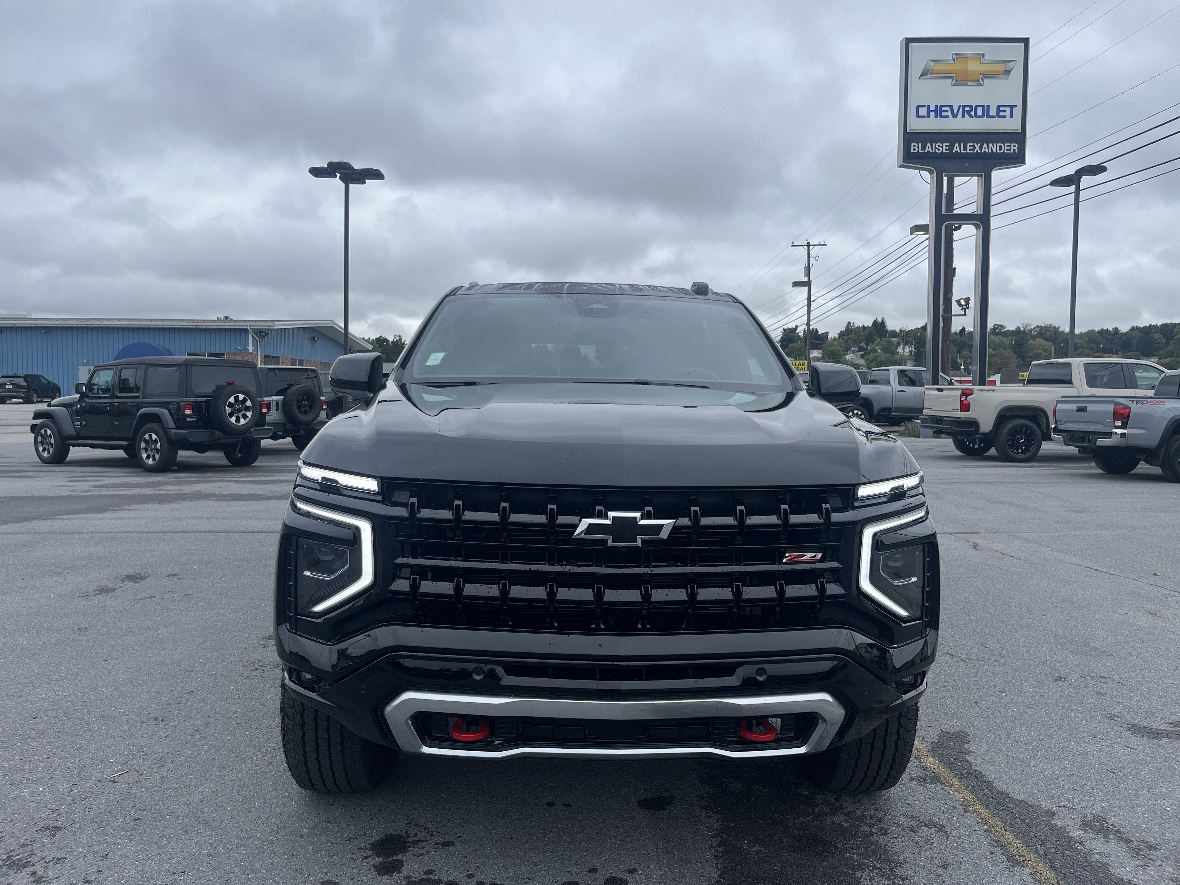 New 2026 Chevrolet Suburban Z71 w/ Comfort Package AWD/4WD image 10