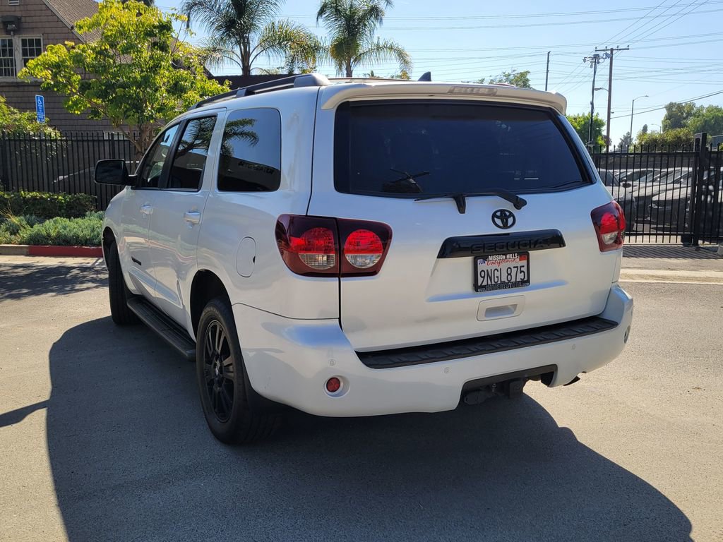 Used 2022 Toyota Sequoia TRD Sport AWD/4WD image 4