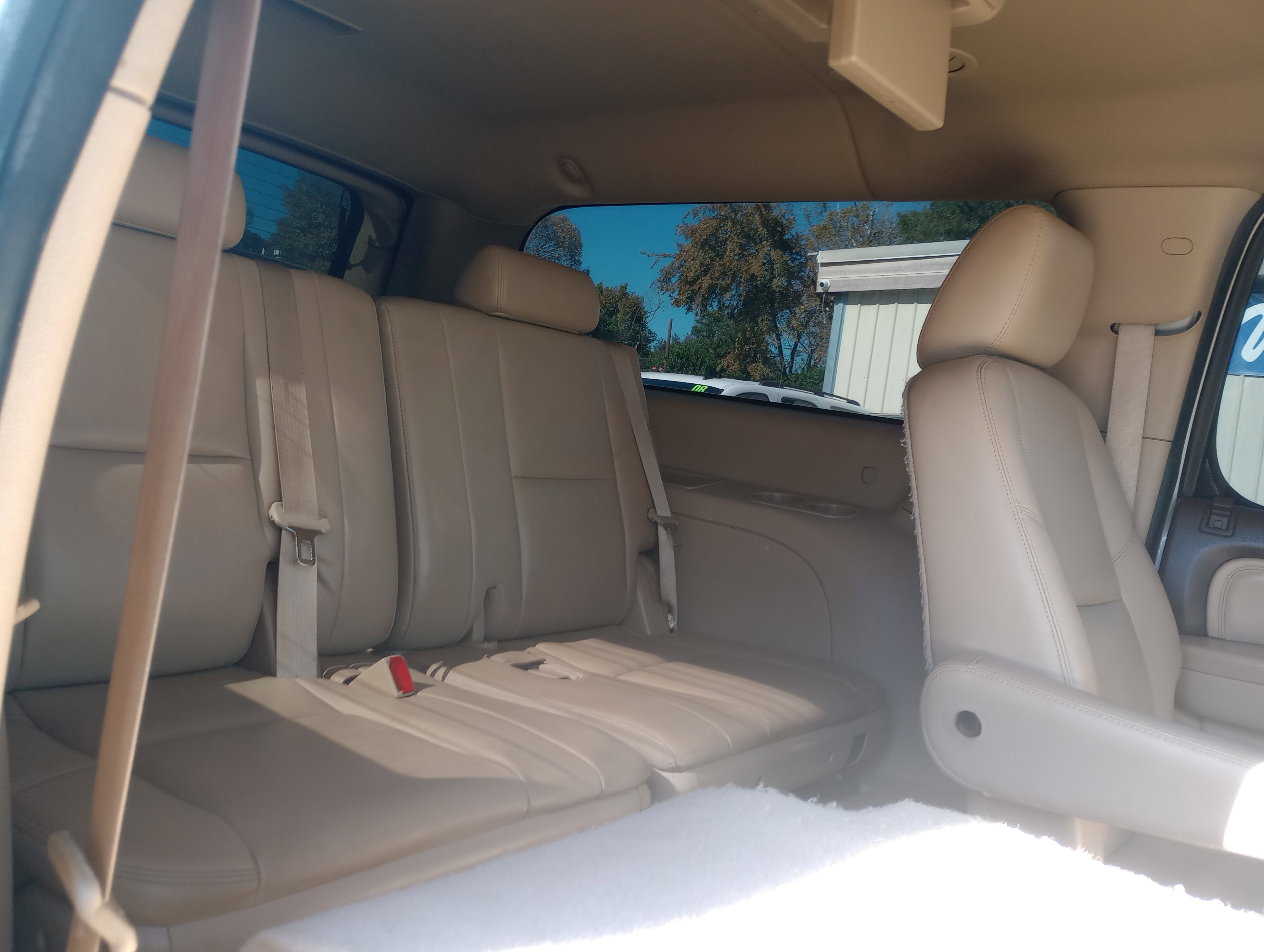 Used 2014 GMC Yukon XL Denali image 15