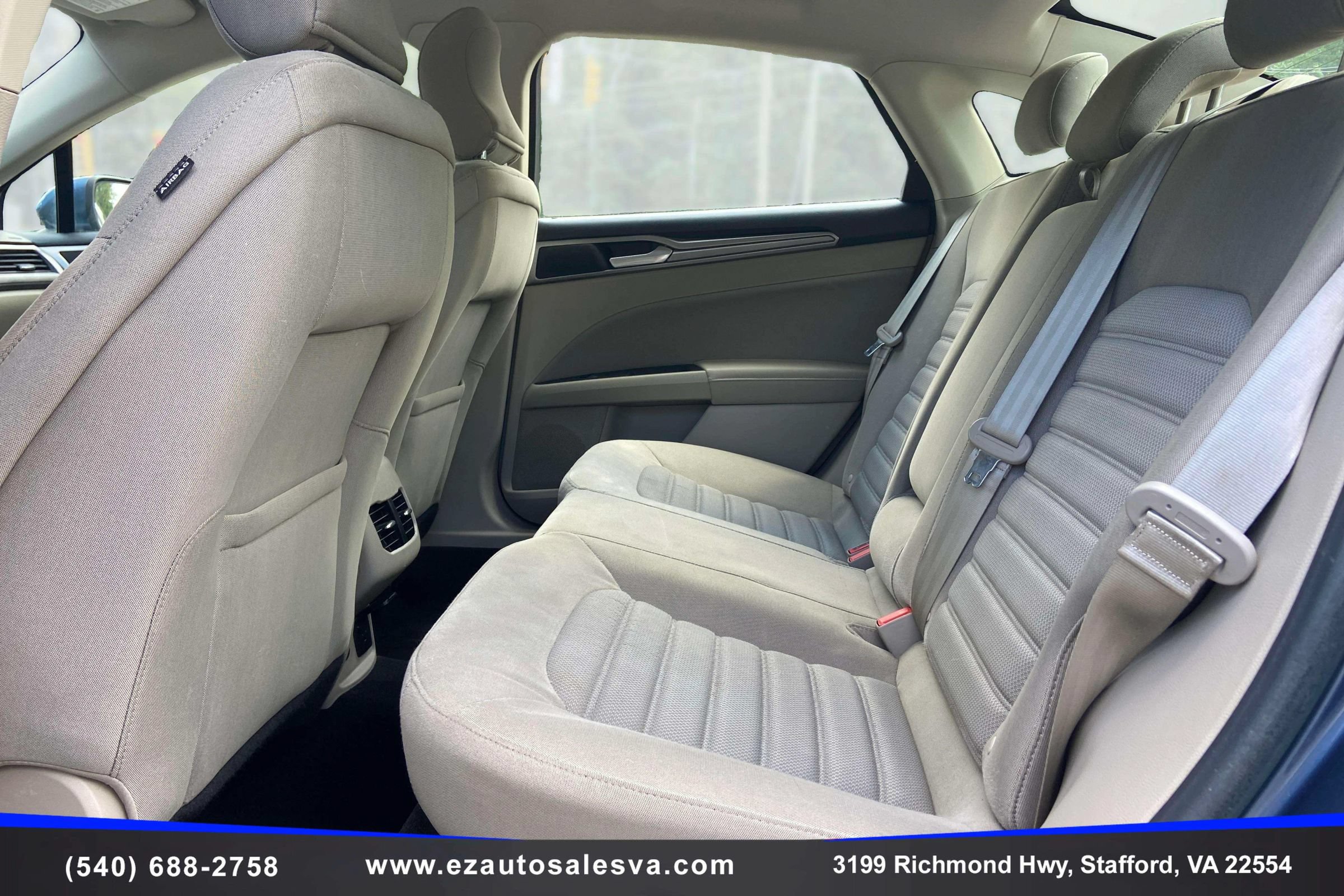 Used 2018 Ford Fusion SE FWD image 15