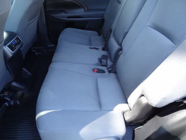 Used 2019 Toyota Highlander LE AWD/4WD image 7