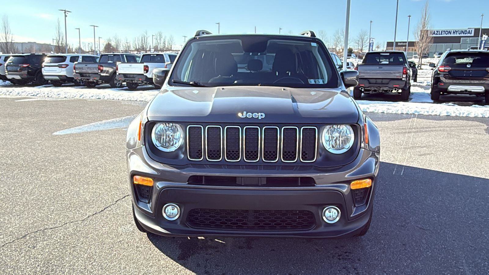 Used 2019 Jeep Renegade Latitude w/ Cold Weather Group image 16