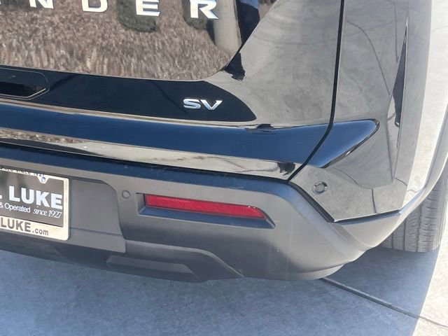 Used 2023 Nissan Pathfinder SV image 9