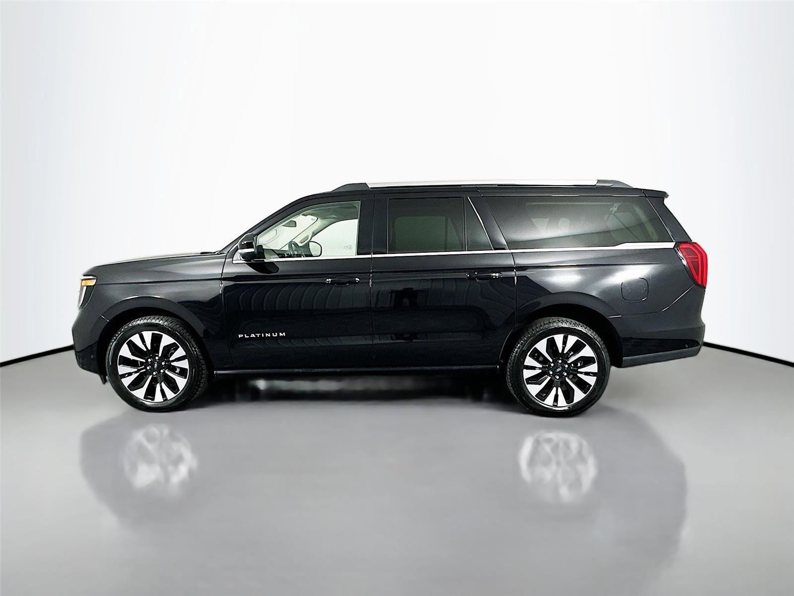 Used 2025 Ford Expedition Max Platinum w/ Driver's Package AWD/4WD image 8