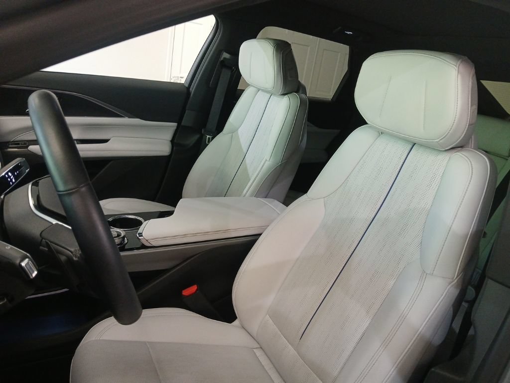 Used 2024 Cadillac Lyriq Luxury w/ LPO, Floor Liner Package AWD/4WD image 16