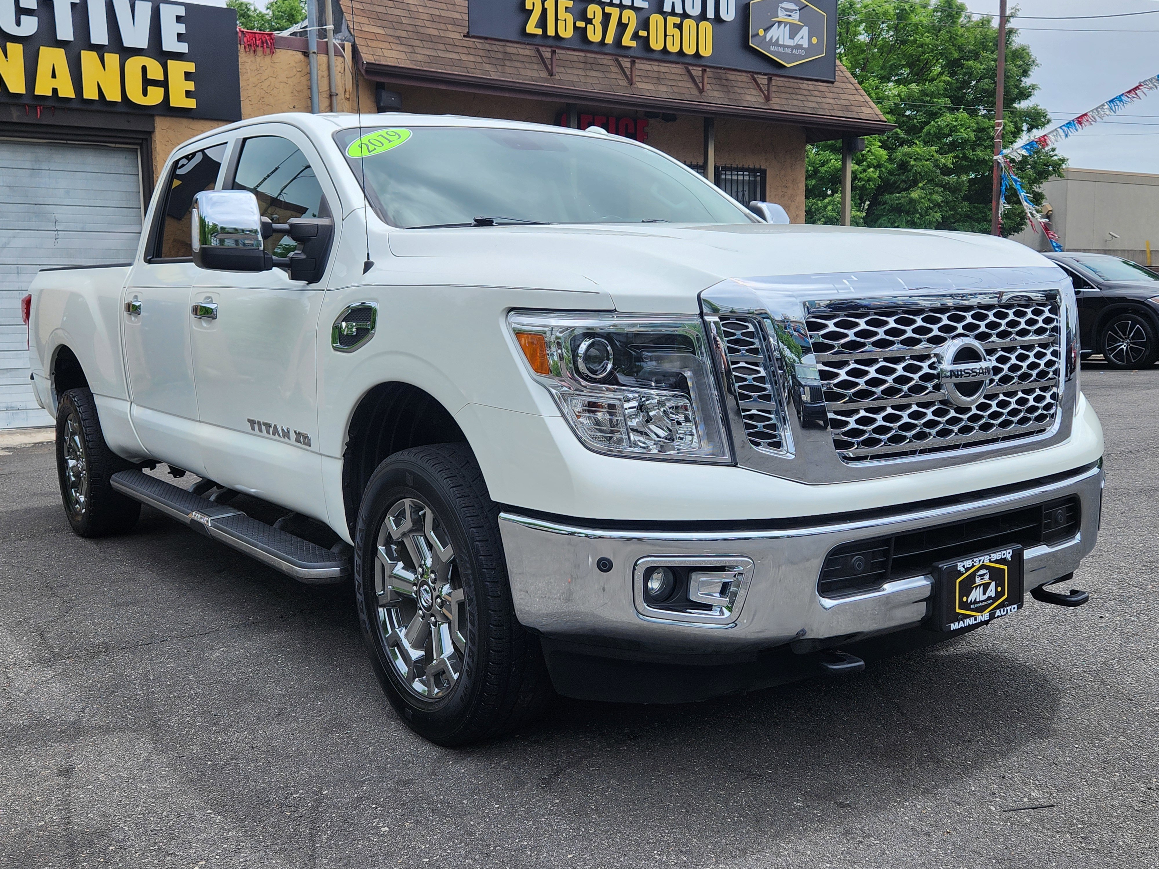 Used 2019 Nissan Titan SL w/ Chrome Package AWD/4WD image 7