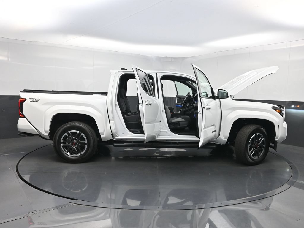 Used 2025 Toyota Tacoma TRD Sport AWD/4WD image 35