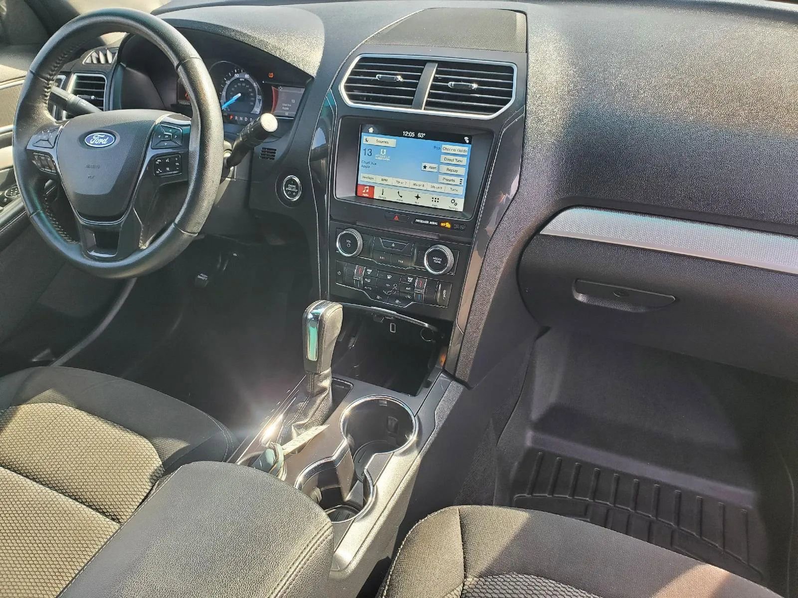 Used 2017 Ford Explorer XLT w/ Equipment Group 201A image 13