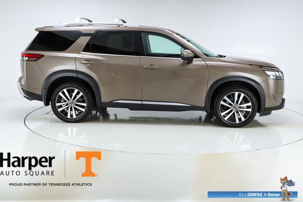 Used 2024 Nissan Pathfinder Platinum image 50