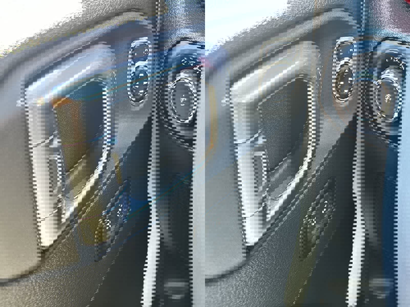 Used 2023 Jeep Wrangler Unlimited Rubicon w/ Cold Weather Group image 27