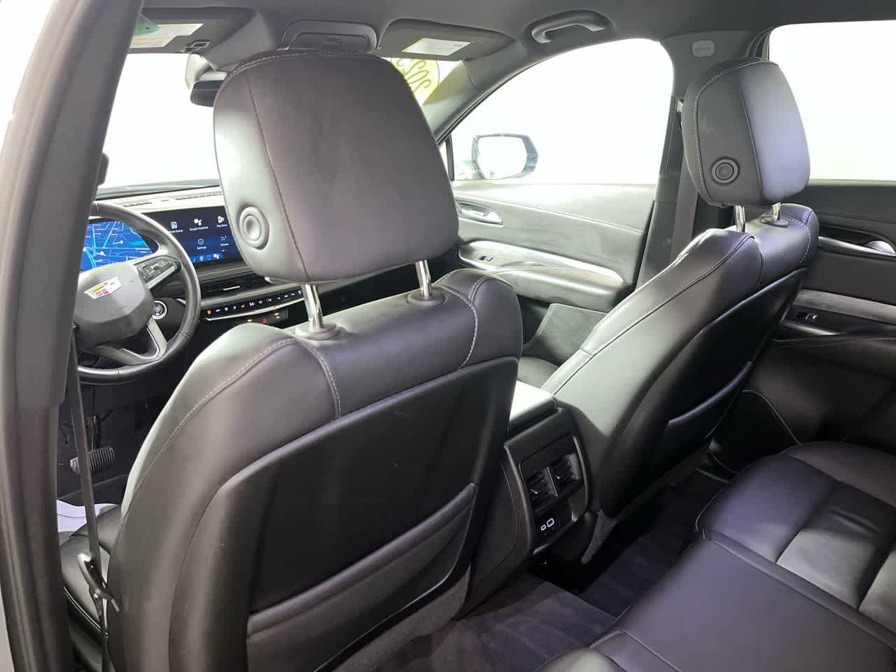Used 2025 Cadillac XT4 Premium Luxury image 25