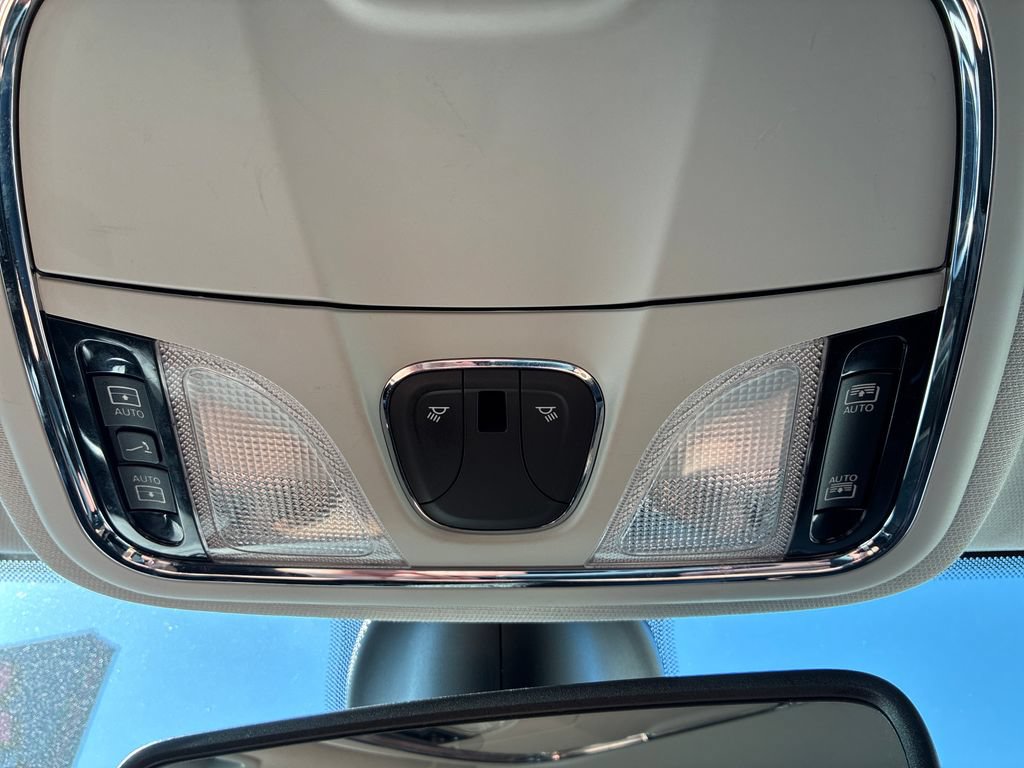 Used 2019 Jeep Cherokee Limited AWD/4WD image 35
