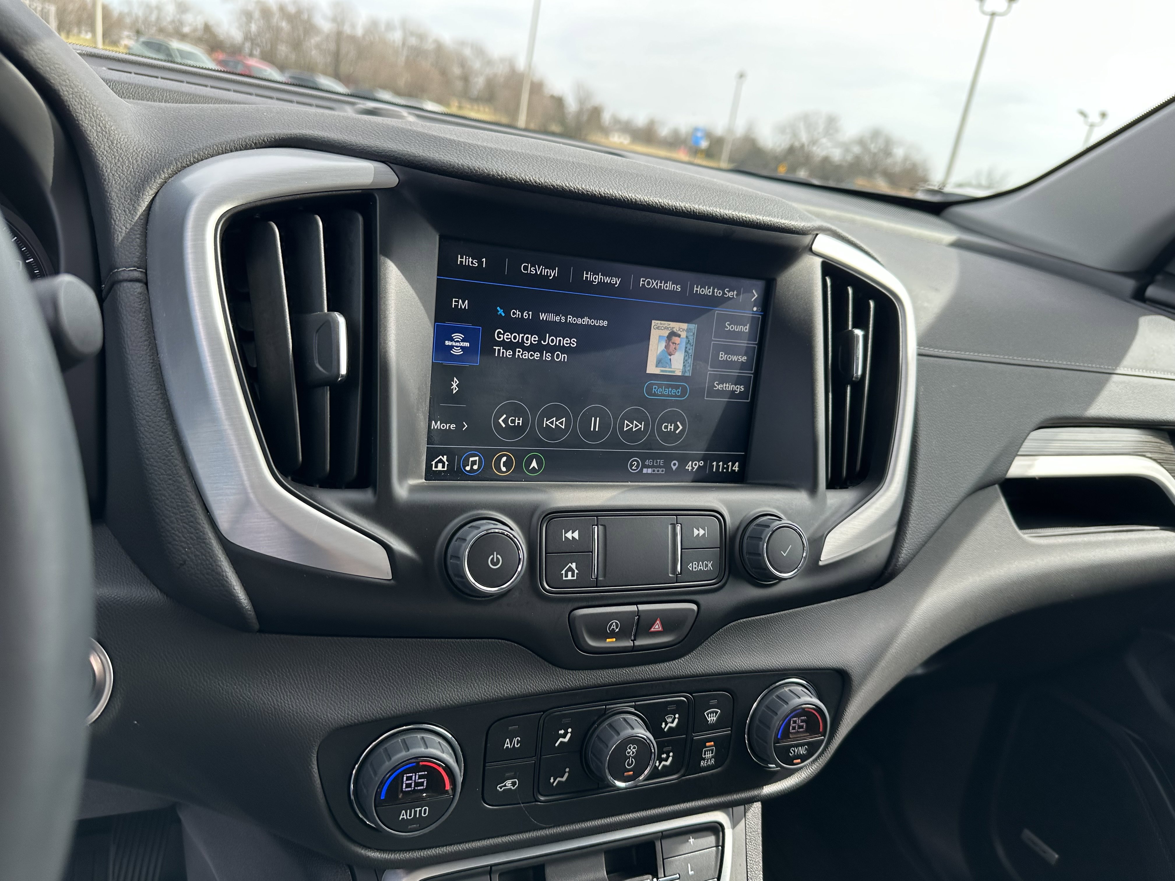 Used 2024 GMC Terrain SLT w/ Infotainment Package II image 21