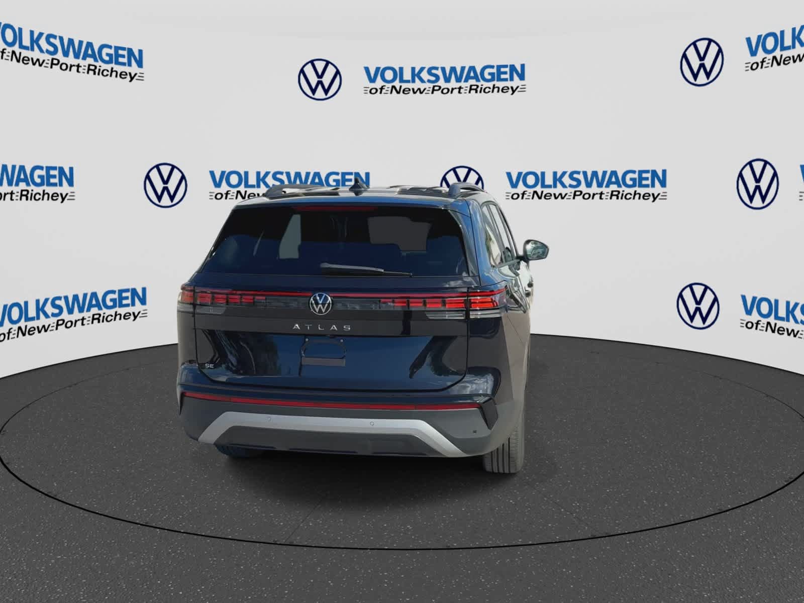 New 2027 Volkswagen Atlas SE FWD image 7