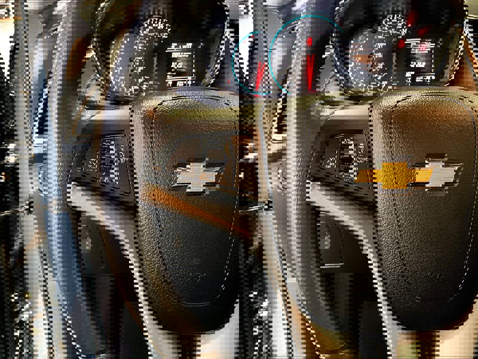 Used 2022 Chevrolet Trax LT w/ LT Convenience Package image 24