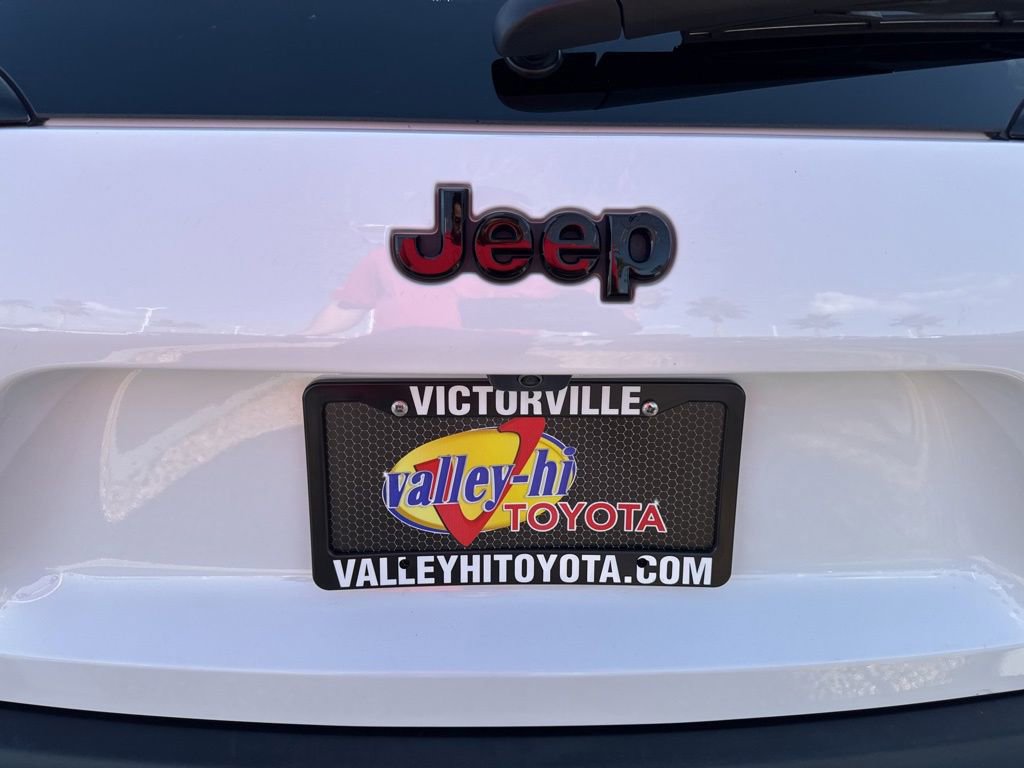 Used 2023 Jeep Cherokee Altitude Lux AWD/4WD image 9