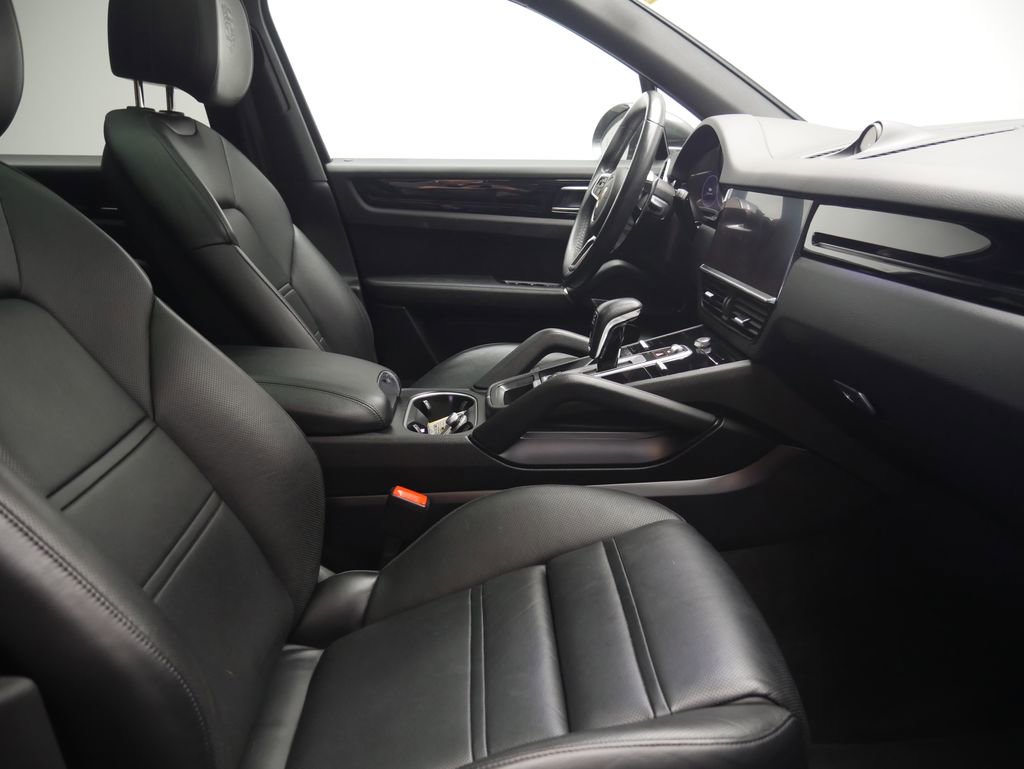 Certified 2023 Porsche Cayenne AWD/4WD image 26