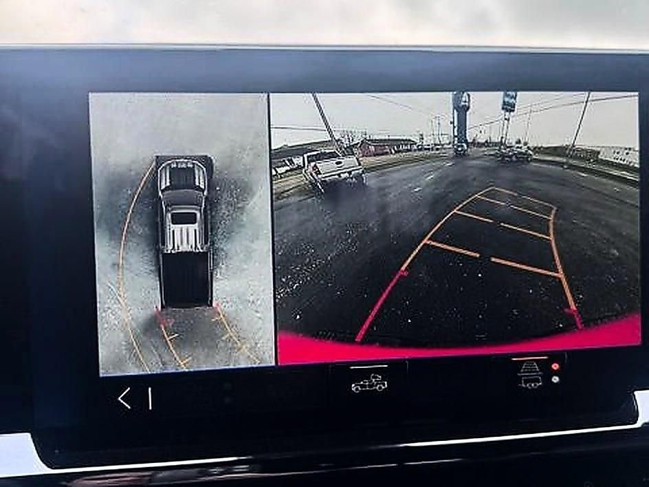 Used 2025 Chevrolet Silverado 1500 ZR2 w/ Dark Appearance Package image 11