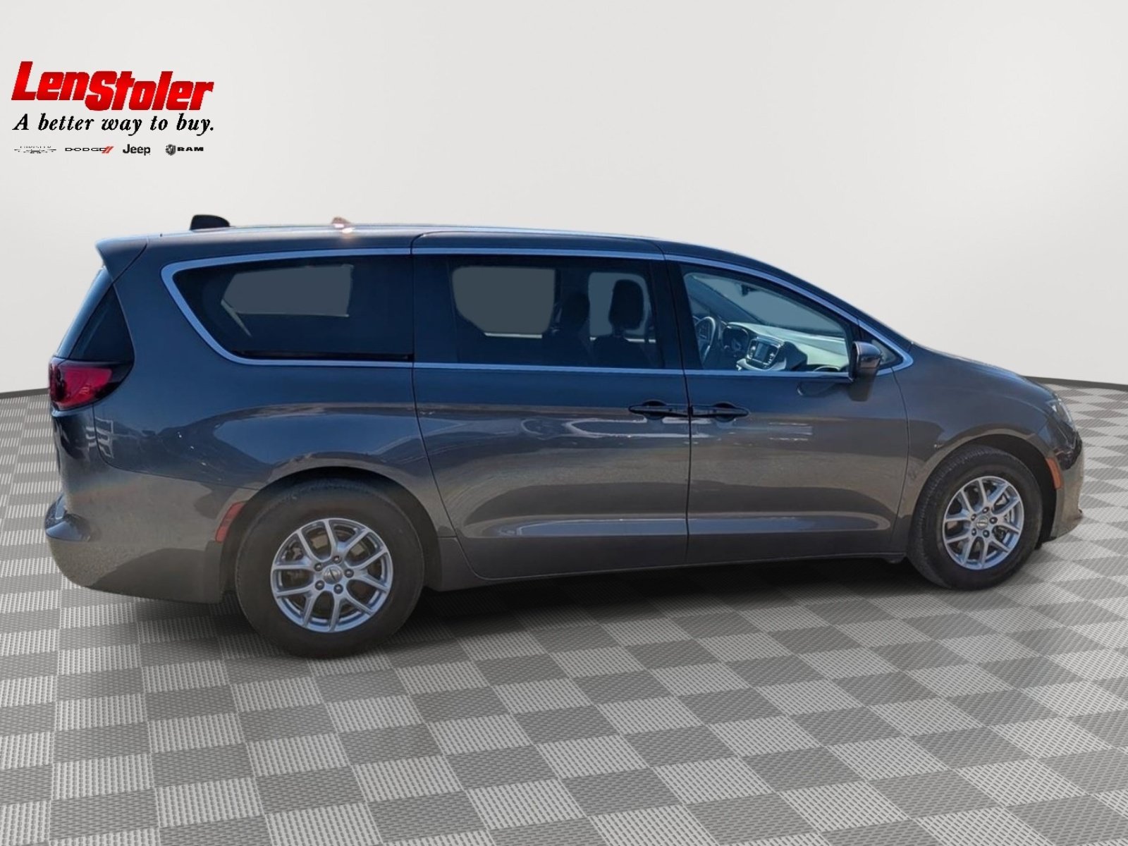 Used 2023 Chrysler Voyager LX FWD image 6