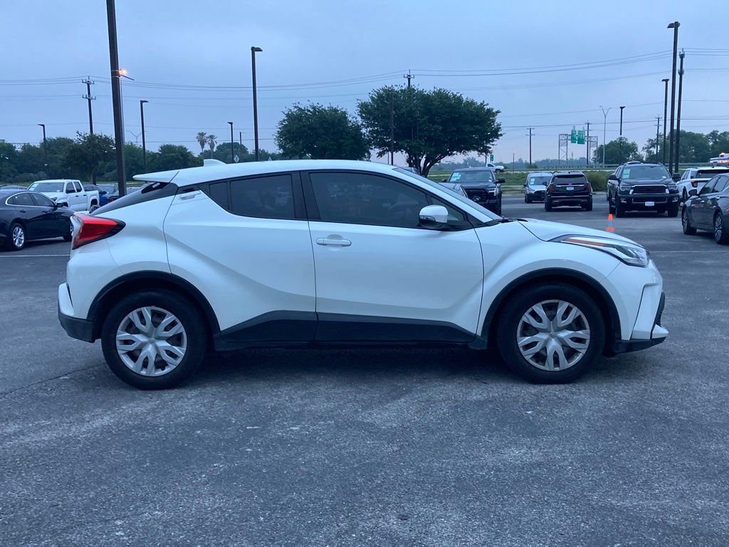 Used 2020 Toyota C-HR LE FWD image 4