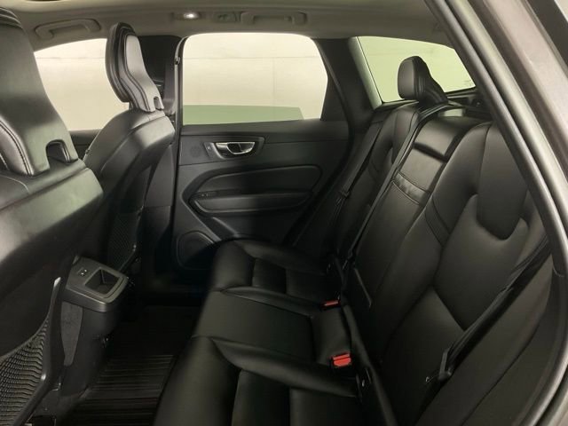 Certified 2023 Volvo XC60 B5 Core w/ Climate Package image 32