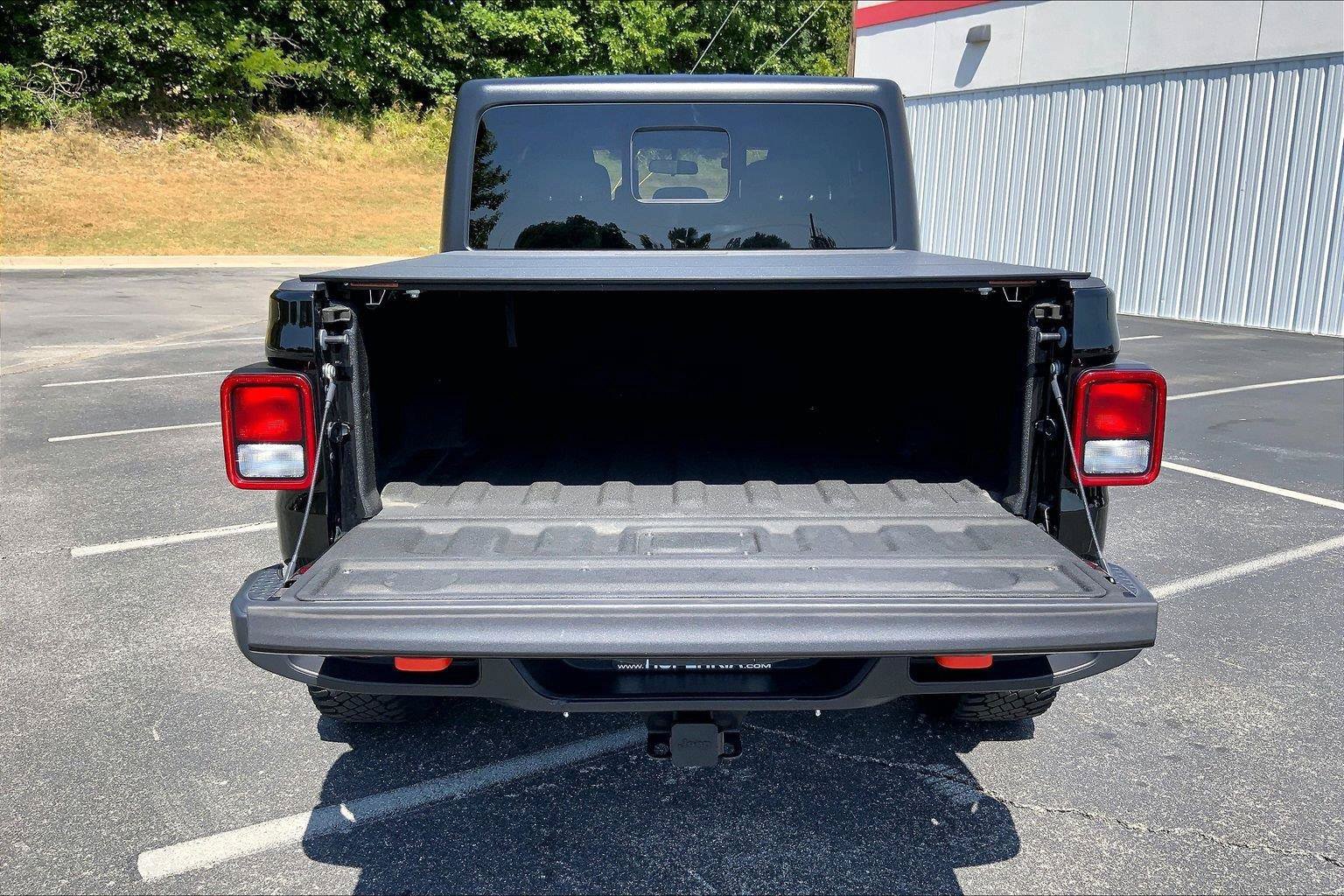 Used 2021 Jeep Gladiator Mojave w/ Cold Weather Group AWD/4WD image 26