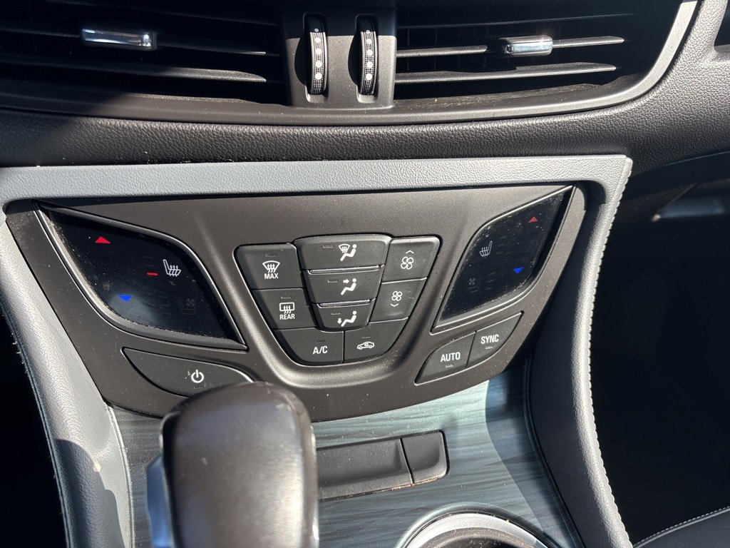 Used 2020 Buick Envision Essence image 21