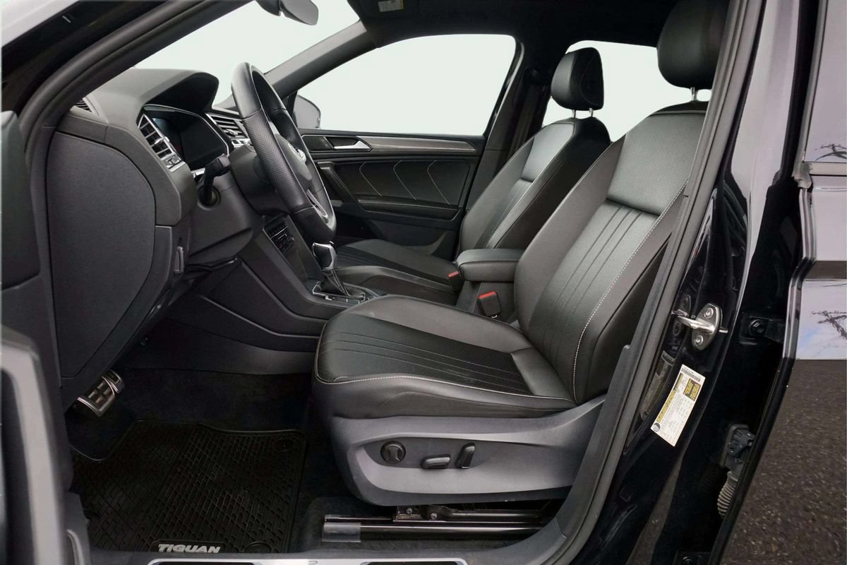 Used 2024 Volkswagen Tiguan SE R-Line AWD/4WD image 18