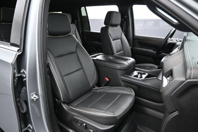 Used 2024 Chevrolet Suburban Premier AWD/4WD image 32