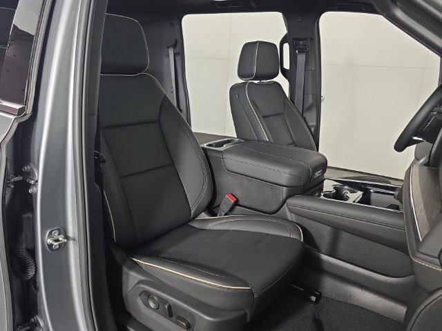 Used 2026 Chevrolet Suburban Premier w/ Sun And Tow Package AWD/4WD image 30